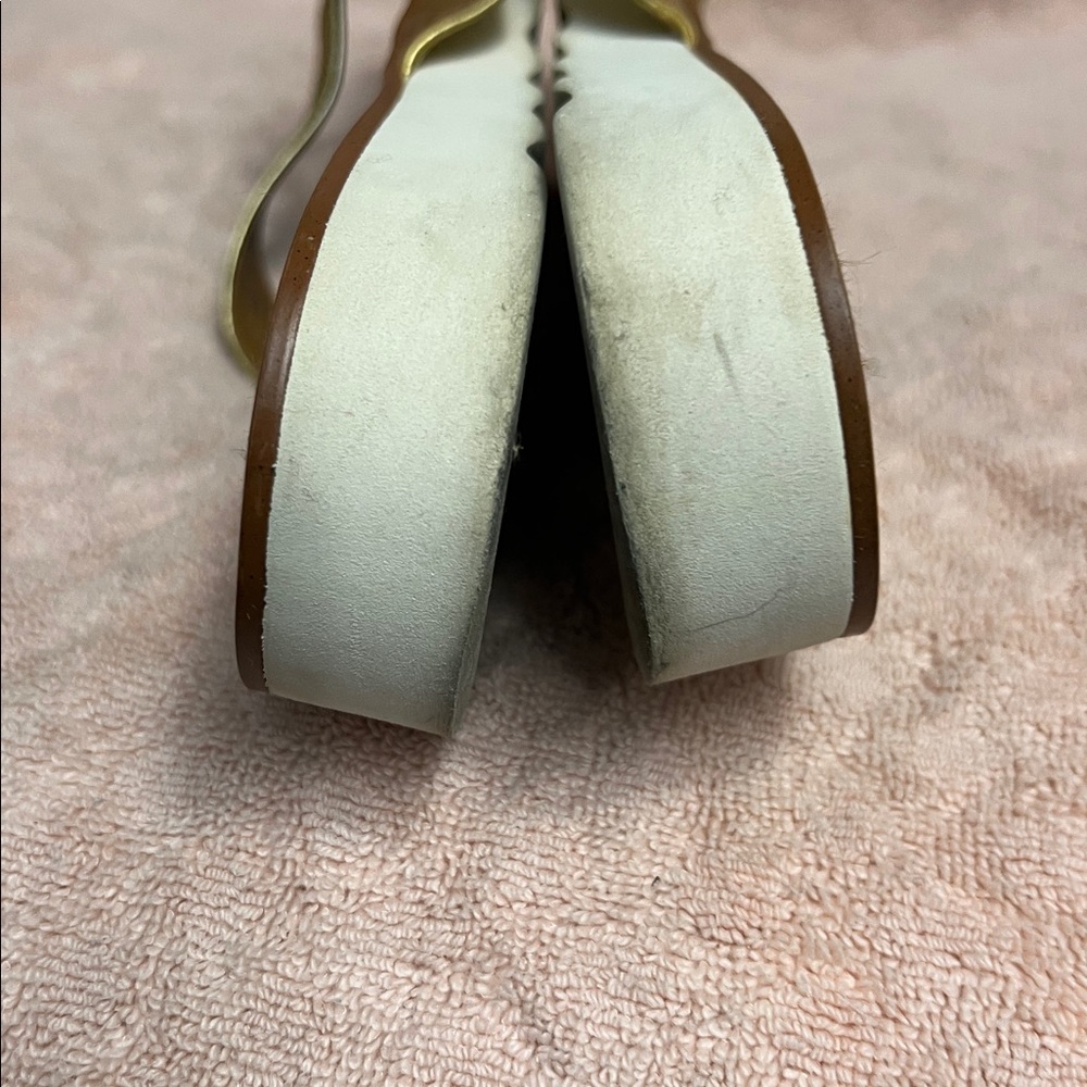 Coach Shelly A01045 gold tone, thong slipper size 11 B - Picture 6 of 16
